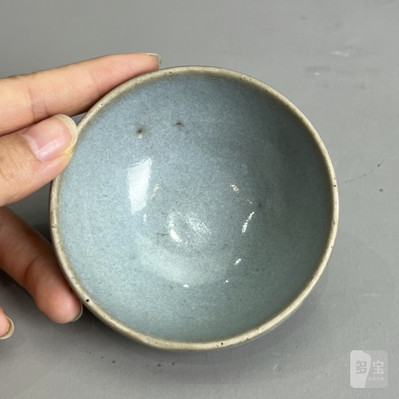明代 钧窑天蓝釉泡泡盏 - 图11